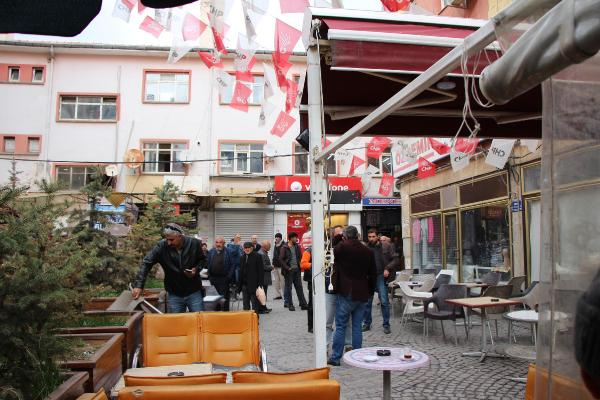 Çay ocağında dehşet! Pompalı tüfekle...