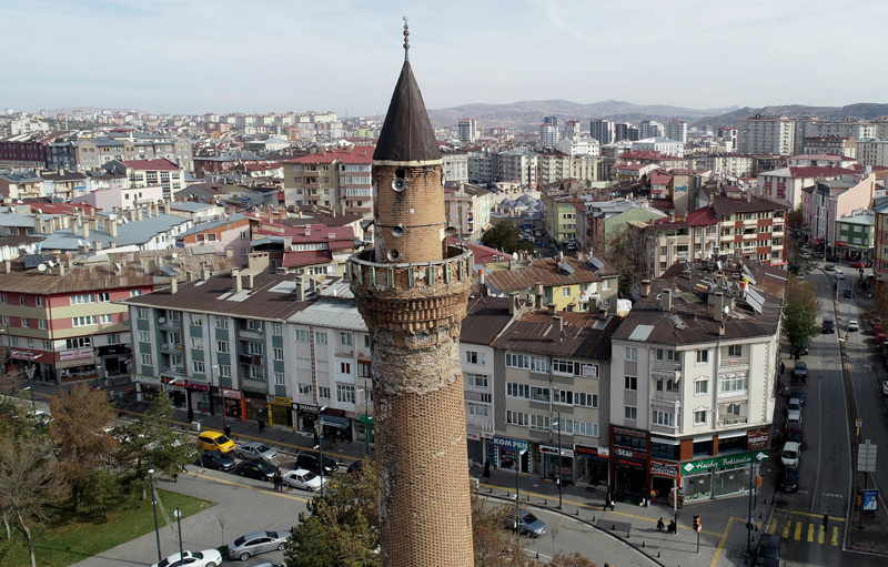 Sivas tarihi Ulu Camisi'nin eğik minaresinin sırrı çözüldü