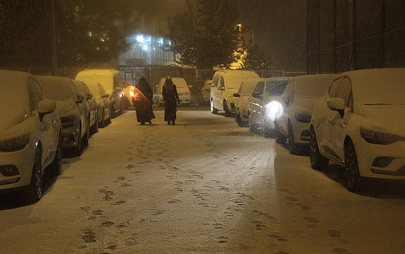 Erzurum'da kar yağışı başladı! Hava durumu