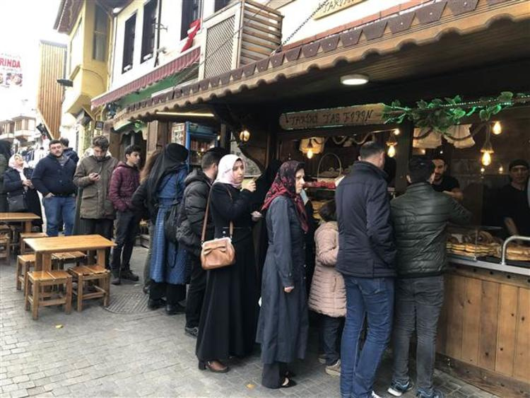 Osmanlı mirası lezzet: Kapısında kuyruk oluşuyor!