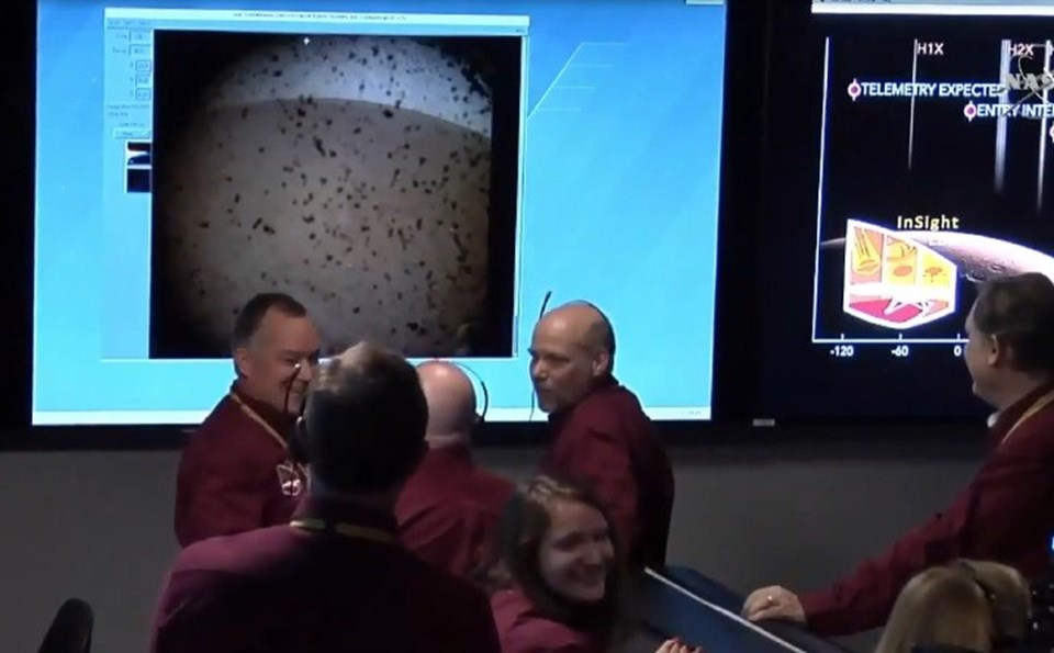 Mars kaşifi InSight bir fotoğraf yolladı NASA çalışanları çılgına döndü 