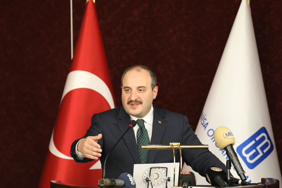 Sanayi ve Teknoloji Bakanı Mustafa Varank'a yerli otomobil sözü