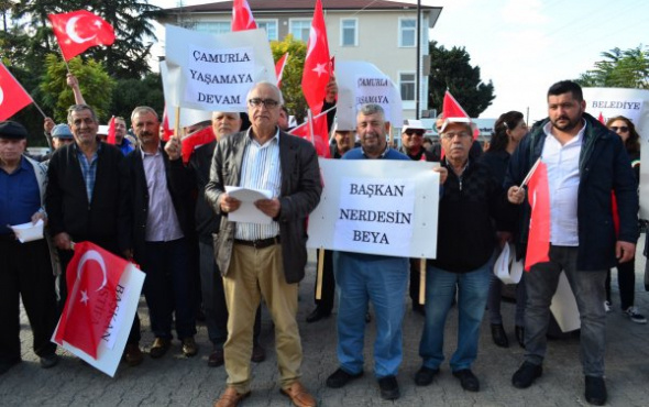 CHP'li belediyeye 'çalışmıyor' protestosu!