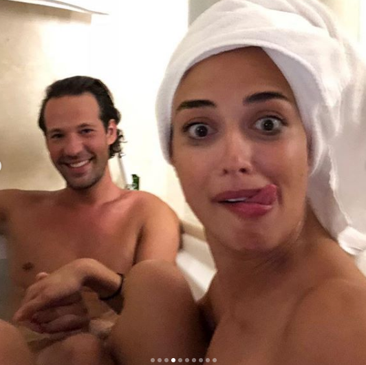 Türk model Elif Aksu'nun sevgilisiyle banyoda çıplak pozları olay oldu