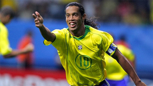 Ronaldinho çok fena battı! Sadece 5 poundu kalınca pasaportuna el konuldu
