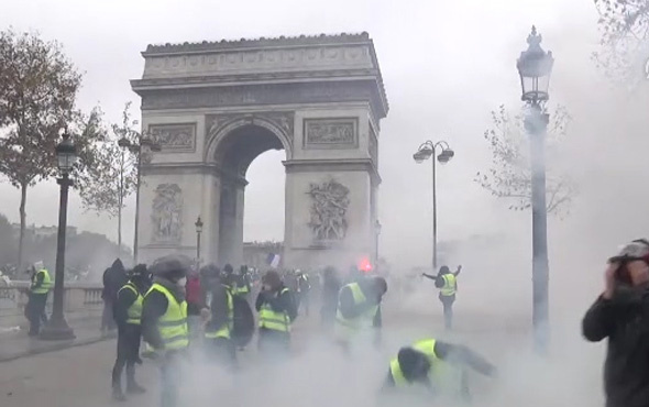 Fransa ortalık toz duman Sarı Yelekliler meydanda