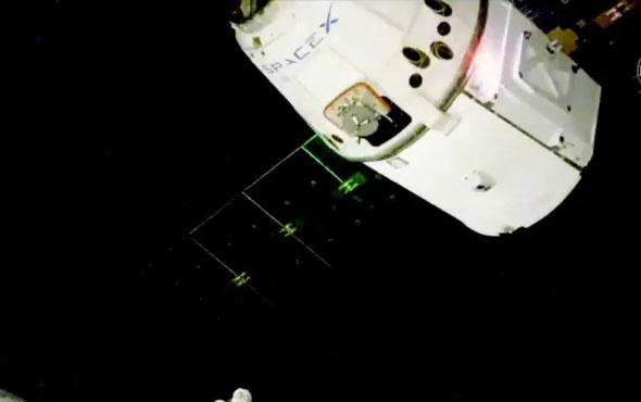 SpaceX uzaya noel hediyesi gönderdi