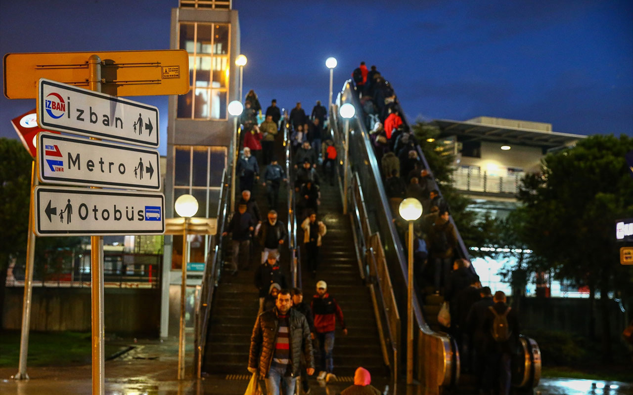 İzmir'de ulaşımı felç eden grev başladı İZBAN durdu 