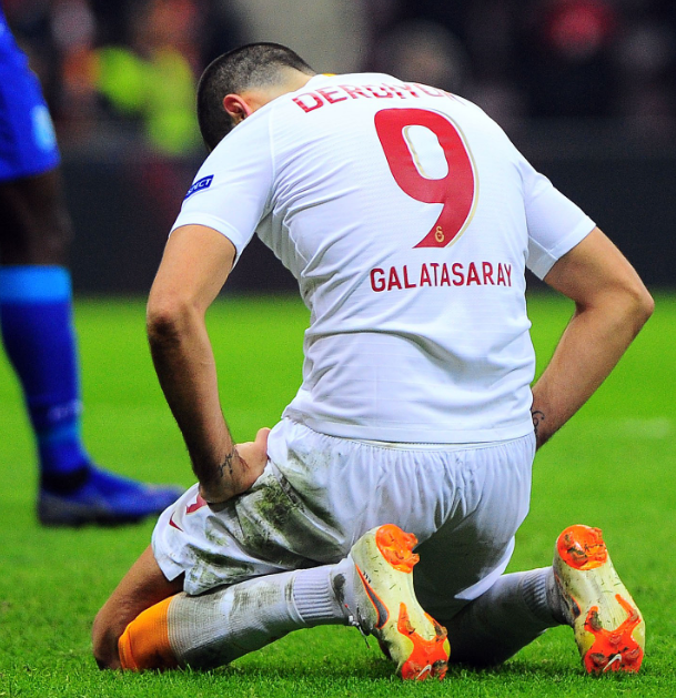 Fatih Terim kaçan gollerin ardından çılgına döndü