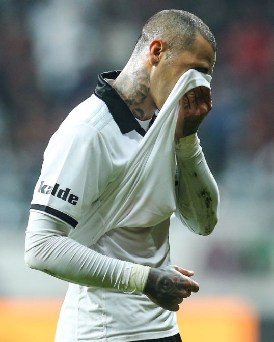 Quaresma çileden çıkardı: Beşiktaş'a ihanet etti