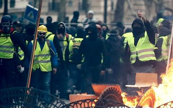 Paris'te 'Sarı Yelekliler'in gösterisi öncesi 37 gözaltı
