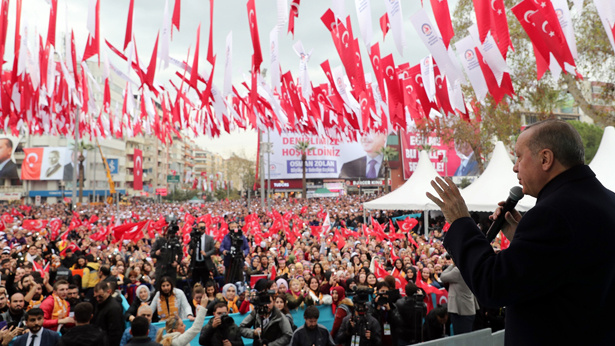 Erdoğan'dan sert tepki: Ahlaksıza bak! Bu ne terbiyesizliktir