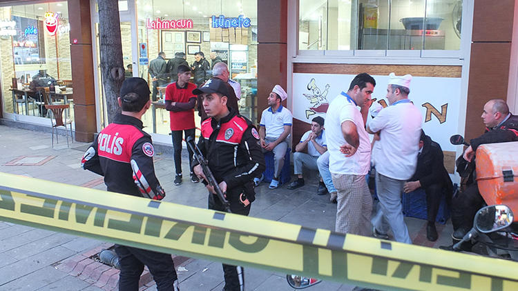 Pendik'te kebapçıda korkunç olay! Yemek yerken saldırıya uğradı