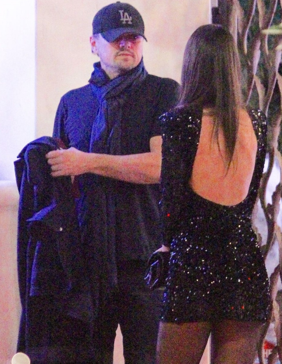 Leonardo DiCaprio 23 yaş küçük sevgilisiyle ilk kez partide