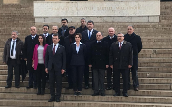 CHP'nin İstanbul adayı İmamoğlu Anıtkabir'i ziyaret etti