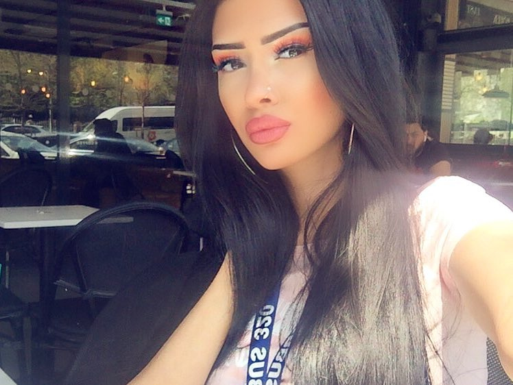 Barbie gibi Azerbaycanlı pilot model sosyal medyayı salladı
