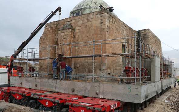 Eyyubi Camisi'nin 2 bin 650 tonluk son bölümü taşınıyor