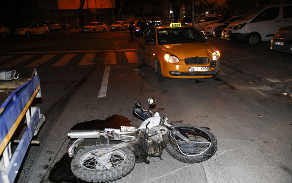 Ankara'da taksi ile motosiklet kafa kafaya çarpıştı