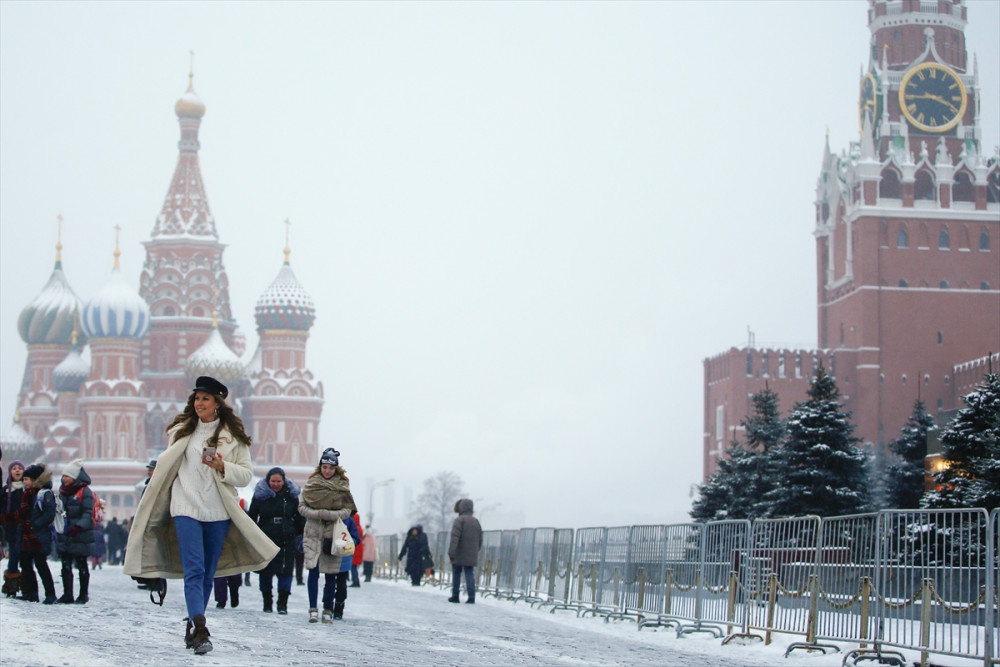 Moskova'da kar yağışı eşsiz manzaralara neden oldu