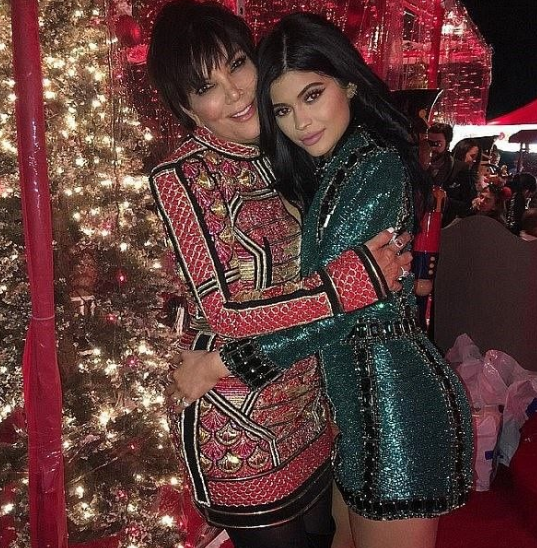 Kim Kardashian’dan servet değerindeki evde yılbaşı partisi