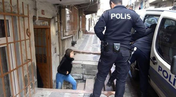 İstanbul'da inanılmaz işkence kızını zincirle bağlayıp...
