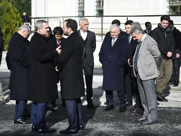 Binali Yıldırım'ın derin sohbeti dikkatlerden kaçmadı!