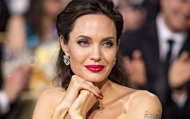 Angelina Jolie çocuklarını zehirliyor Angelina Jolie ile Brad Pitt'in kaç çocuğu var?