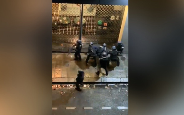 Paris'te polis şiddeti polisler vatandaşı sokak arasında linç etti şok görüntüler