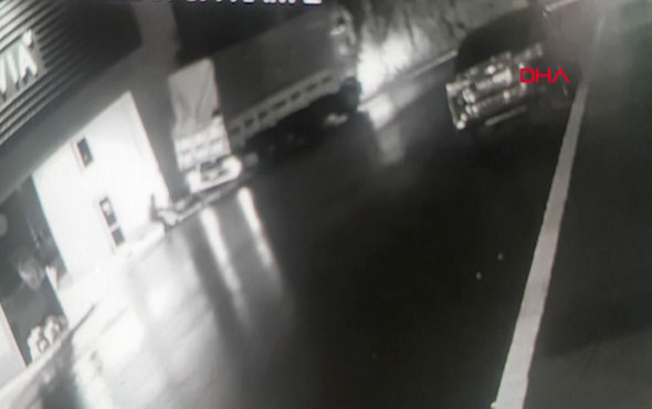 Esenyurt'ta feci kamyon kazası kamerada