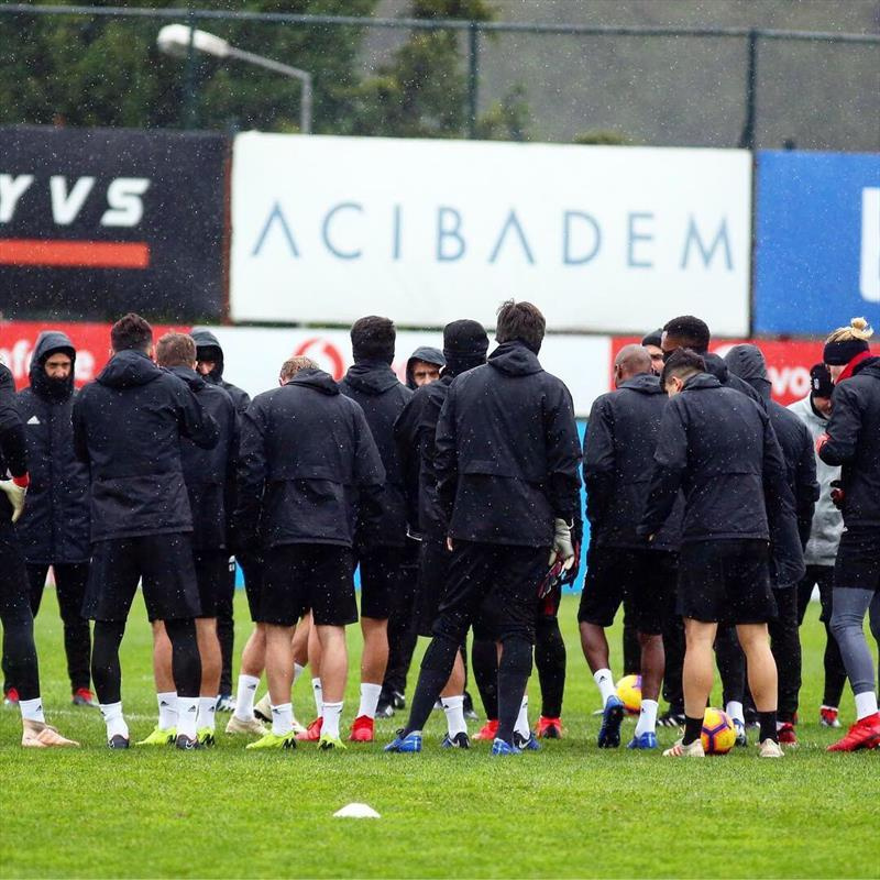 Beşiktaş'ta gündem transfer! Kim gidecek, kim kalacak?