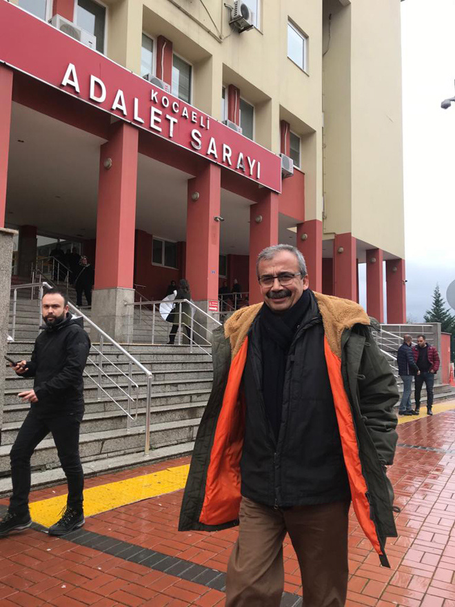 Sırrı Süreyya Önder cezaevine teslim oldu! işte cezaevi görüntüleri