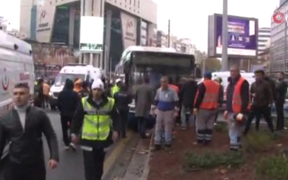 Otobüs şoförü yayaların arasına daldı! Çok sayıda yaralı var