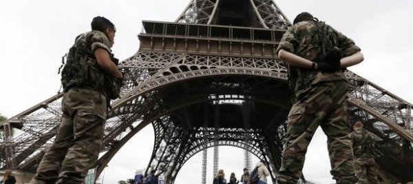 Fransa'da eylem çağrısı yapıldı asker sokağa iniyor 