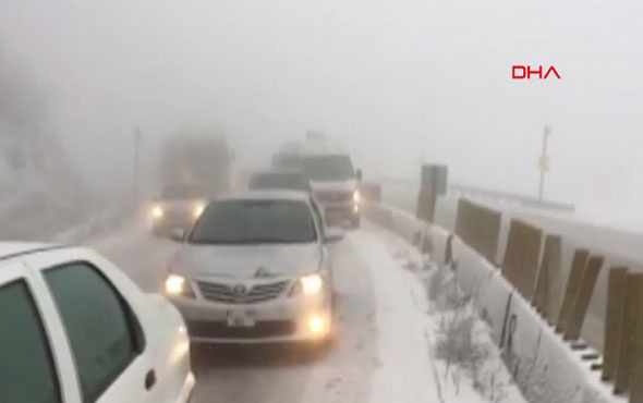 Bolu Dağı'nda yoğun kar yağışı! Ulaşımda aksamalar yaşanıyor