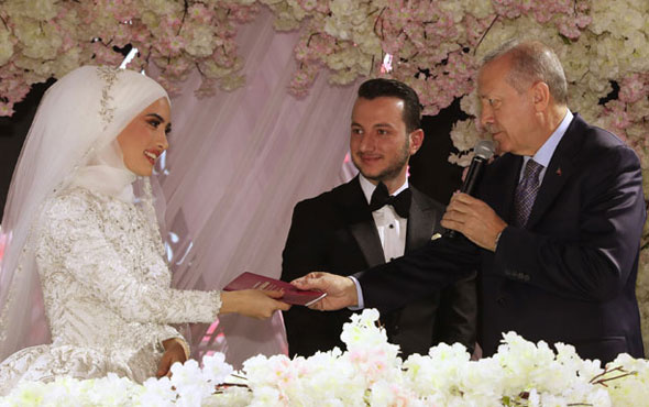 Cumhurbaşkanı Erdoğan bir gecede iki nikahta şahitlik yaptı
