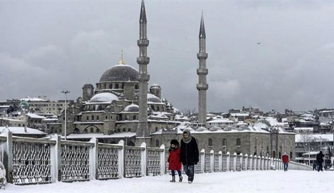 İşte İstanbul'a ilk karın yağacağı tarih meteoroloji saat verip uyardı