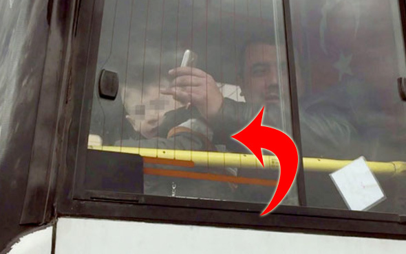 Halk otobüsünde skandal görüntü! 