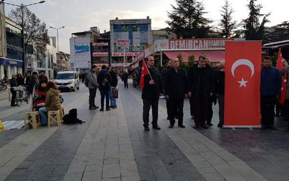 İstiklal Marşı okunurken bunu yaptı gözaltına alındı