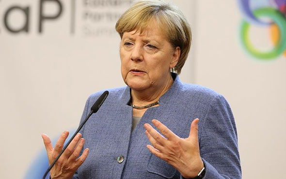 Merkel'den Deniz Yücel açıklaması