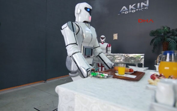 Konya'da Erik Dalı oynayan robot yaptılar