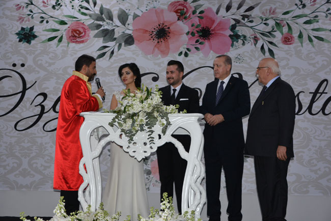 Erdoğan nikah şahitliği yaptı...