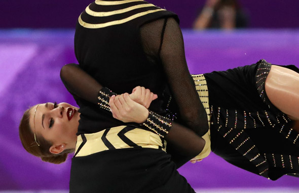 Türk çiftin kıyafeti Olimpiyatı solladı! Reuters'in haberine bakın