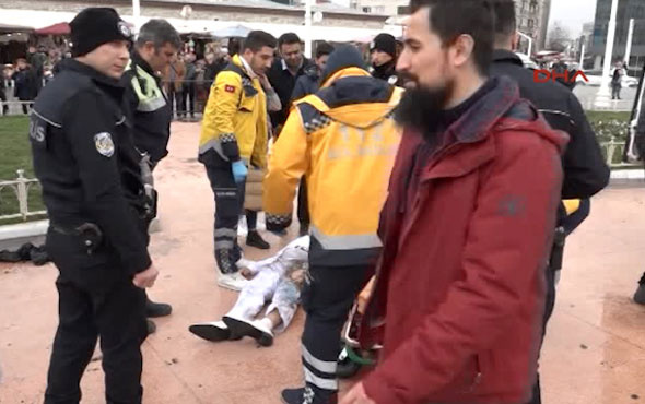 Taksim Meydanı'nda kendini yaktı