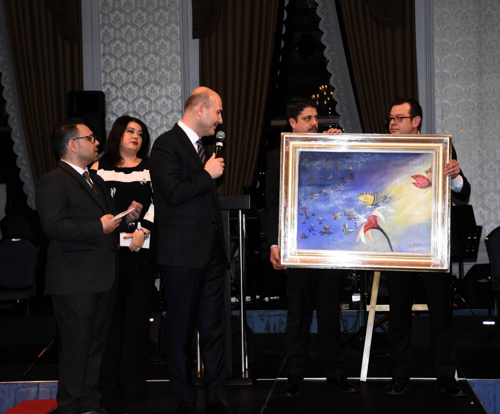 Süleyman Soylu'nun yaptığı resim 500 bin liraya satıldı