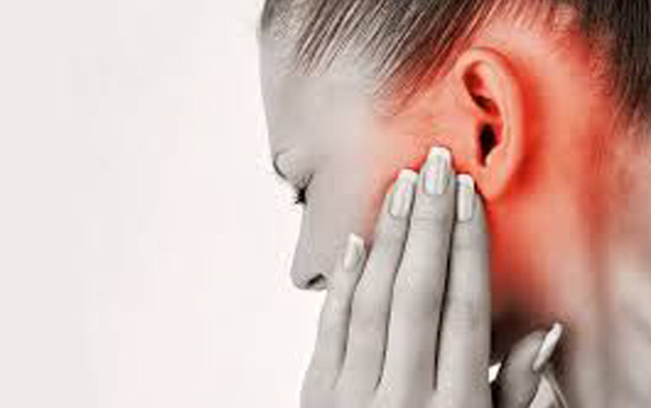 Bu belirtileri yaşıyorsanız dikkat! Kulak  ağrılarının 8 önemli nedeni