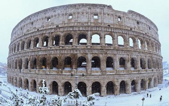 Roma'ya 6 yıl sonra ilk kar yağdı, ordu göreve çağrıldı