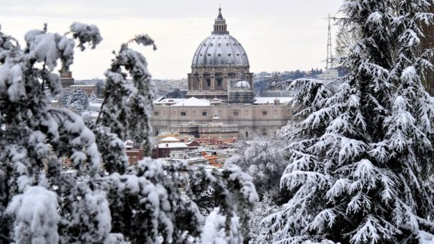 Roma'da 6 yıl sonra kar yağdı! Ordu göreve çağrıldı