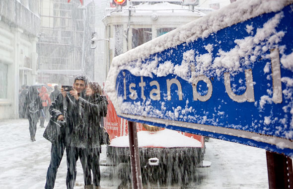 İstanbul'da kar saati belli oldu! Arabanızı ana yola parkedin