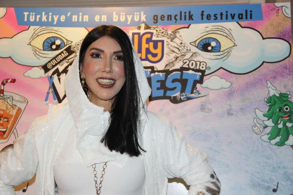 Hande Yener'den şehit hassasiyeti!