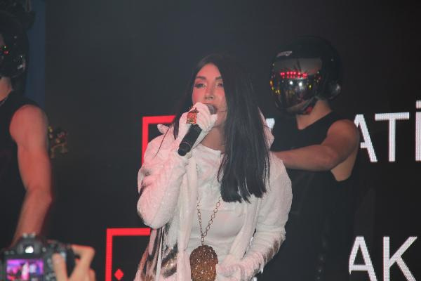 Hande Yener'den şehit hassasiyeti!